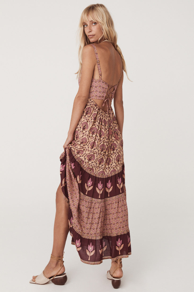 Château Quilted Strappy Maxi Dress 🛍️